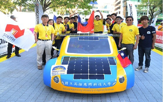 國立高雄應用科技大學學生研發的太陽能車