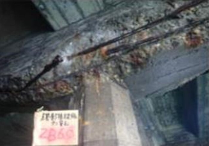 軍用碼頭下部結構鋼筋鏽蝕情形