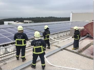 金門縣消防局辦理太陽光電發電設備安裝場所救災安全演練