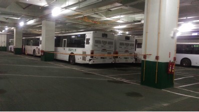 高雄市待標售公車停放於地下停車場