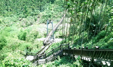 雲林縣古坑鄉華山地區休閒步道-華山溪吊橋