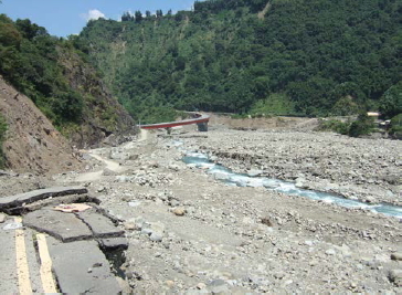 南投縣信義鄉神木村聯外道路災後情形