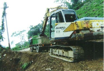 南投縣信義鄉羅娜村後山道路搶通情形