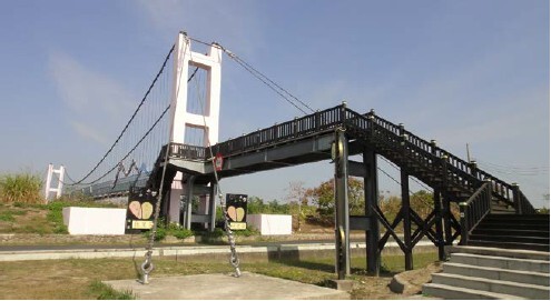 雲林縣斗南鎮他里霧親水公園景觀吊橋
