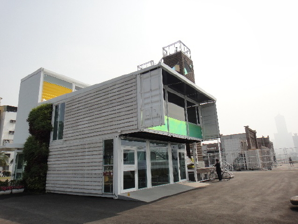 高雄市貨櫃候船室公共藝術