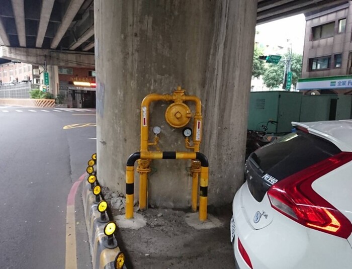 武陵路213號對面之路邊減壓設備