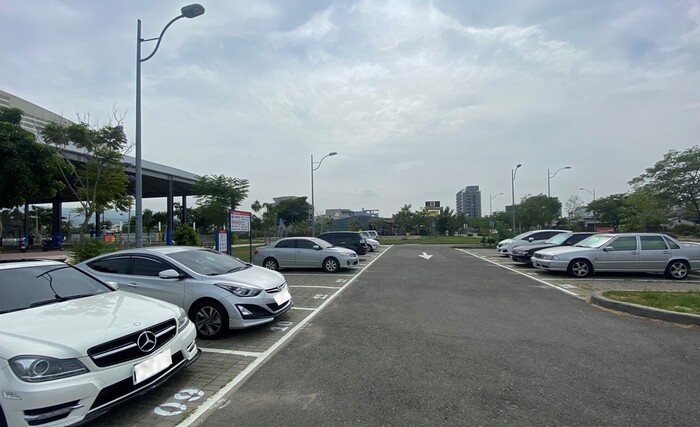 彰化縣員林市公19晴雨球場停車場